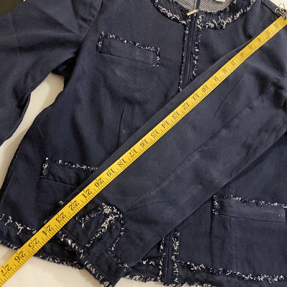 Chico’s blue denim jacket size 1 = Medium. 100% cotton. Front zipper. 4 pockets. - Picture 7 of 12